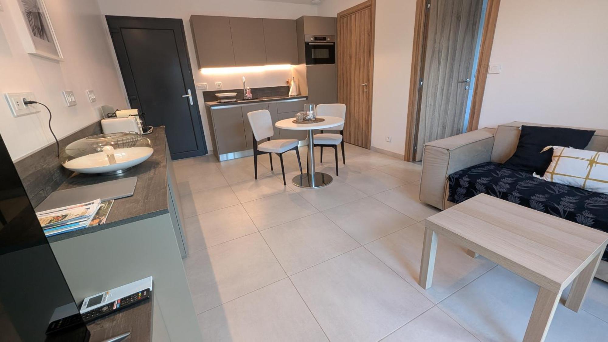 Appartement Luxe Avec Piscine Chauffee & Jacuzzi Prive - Cote D'Azur Roquefort-les-Pins Luaran gambar